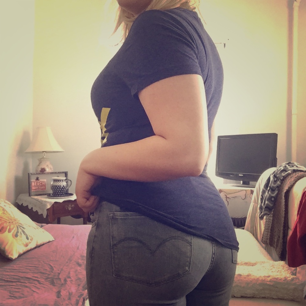 Bootcut Levi’s Jeans